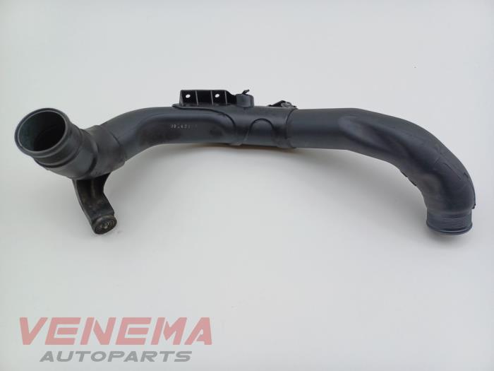 Gebruikte Intercooler Buis Volkswagen Polo V (6R) 1.2 TDI 12V BlueMotion Prijs € 19,99 Margeregeling aangeboden door Venema Autoparts