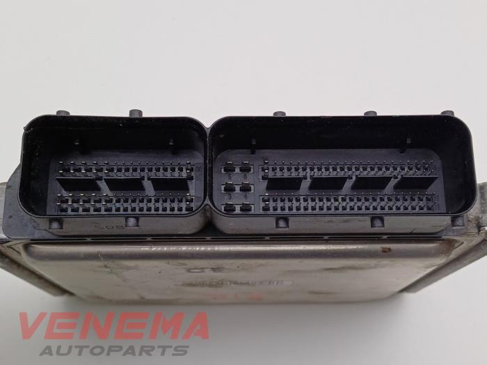 Computer Motormanagement van een Seat Ibiza ST (6J8) 1.2 TDI Ecomotive 2013