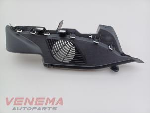 Gebruikte Steun Hoedenplank BMW 1 serie (F20) 118i 1.5 TwinPower 12V Van Prijs € 19,99 Margeregeling aangeboden door Venema Autoparts