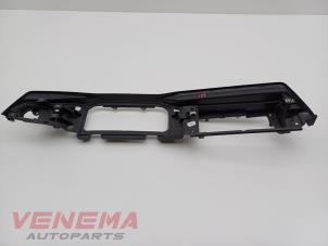 Gebruikte Dashboard deel Volkswagen Golf VIII Variant (GC5) 2.0 TDI BlueMotion 16V Prijs € 29,99 Margeregeling aangeboden door Venema Autoparts