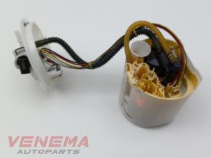 Gebruikte Tank element Pomp Mercedes A (177.0) 1.3 A-160 Turbo 16V Prijs € 34,99 Margeregeling aangeboden door Venema Autoparts