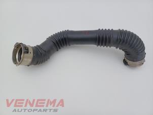 Gebruikte Intercooler Buis Mercedes A (177.0) 1.3 A-160 Turbo 16V Prijs € 39,99 Margeregeling aangeboden door Venema Autoparts