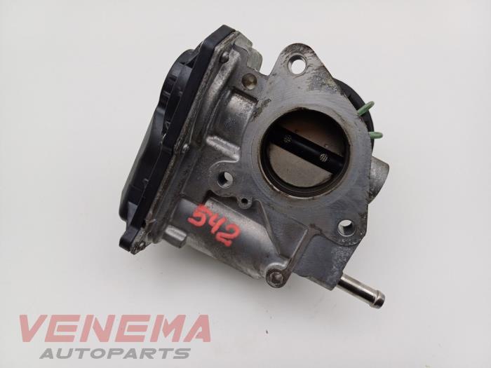 Gasklephuis van een Peugeot 108 1.0 12V 2017