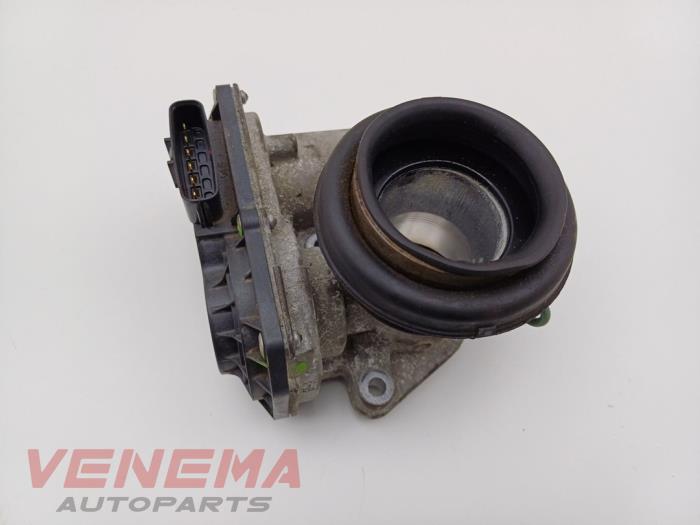 Gasklephuis van een Peugeot 108 1.0 12V 2017