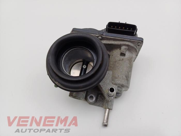 Gasklephuis van een Peugeot 108 1.0 12V 2017