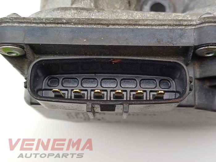 Gasklephuis van een Peugeot 108 1.0 12V 2017