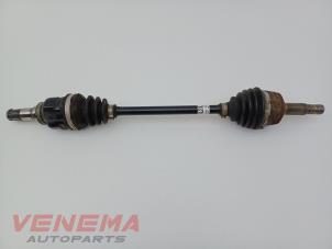 Gebruikte Homokineetas links-voor Peugeot 108 1.0 12V Prijs € 24,99 Margeregeling aangeboden door Venema Autoparts