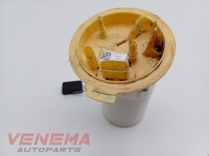 Gebruikte Tank element Pomp Volkswagen Golf VIII Variant (GC5) 2.0 TDI BlueMotion 16V Prijs € 99,99 Margeregeling aangeboden door Venema Autoparts