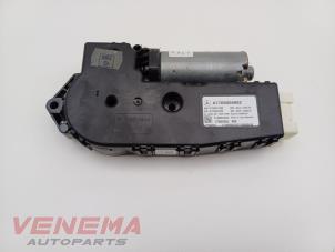 Gebruikte Schuifdak Motor Mercedes A (W176) 2.0 A-250 Turbo 16V Prijs € 74,99 Margeregeling aangeboden door Venema Autoparts