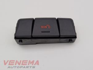 Gebruikte SOS knop Mercedes A (W176) 2.0 A-250 Turbo 16V Prijs € 9,99 Margeregeling aangeboden door Venema Autoparts