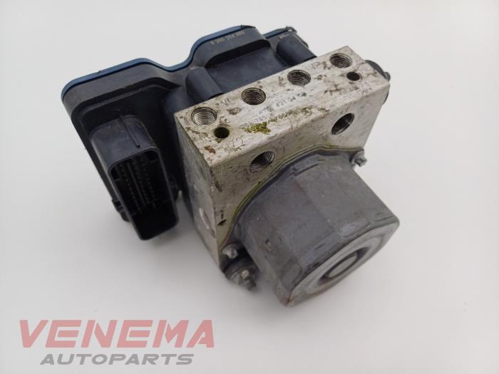 Gebruikte ABS Pomp Mercedes A (W176) 2.0 A-250 Turbo 16V Prijs € 199,99 Margeregeling aangeboden door Venema Autoparts