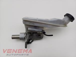 Gebruikte Hoofdremcilinder Mercedes A (W176) 2.0 A-250 Turbo 16V Prijs € 29,99 Margeregeling aangeboden door Venema Autoparts