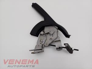 Gebruikte Handrem Mechaniek Peugeot 108 1.0 12V VVT-i Prijs € 29,99 Margeregeling aangeboden door Venema Autoparts