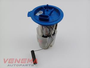 Gebruikte Tank element Pomp Skoda Fabia III Combi (NJ5) 1.0 TSI 12V Prijs € 39,99 Margeregeling aangeboden door Venema Autoparts