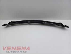 Gebruikte Paravent Ford Fiesta 6 (JA8) 1.6 16V Sport Prijs € 19,99 Margeregeling aangeboden door Venema Autoparts