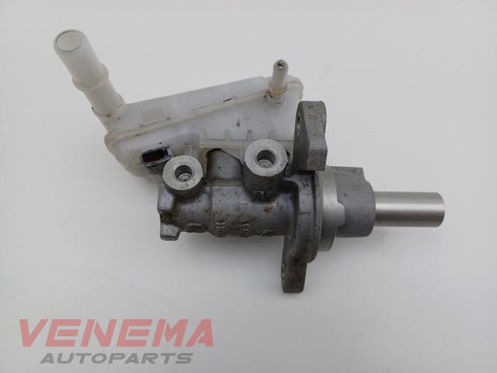 Gebruikte Hoofdremcilinder Ford Fiesta 6 (JA8) 1.6 16V Sport Prijs € 29,99 Margeregeling aangeboden door Venema Autoparts