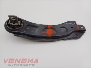 Gebruikte Draagarm links-achter Mercedes A (W176) 2.0 A-250 Turbo 16V Prijs € 9,99 Margeregeling aangeboden door Venema Autoparts