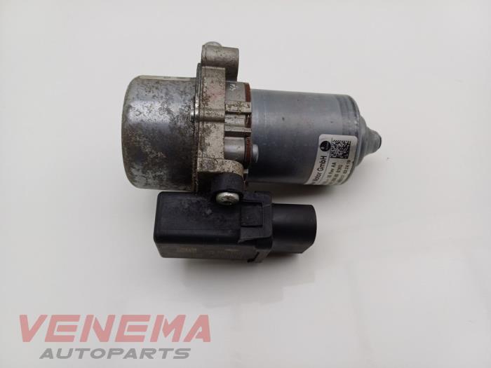 Gebruikte Vacuumpomp Rembekrachtiging Skoda Fabia III Combi (NJ5) 1.0 TSI 12V Prijs € 9,99 Margeregeling aangeboden door Venema Autoparts