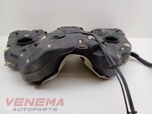 Gebruikte Tank Mercedes ML III (166) 3.0 ML-350 BlueTEC V6 24V 4-Matic Prijs € 199,99 Margeregeling aangeboden door Venema Autoparts