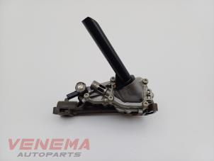 Gebruikte Oliepomp Mercedes A (W176) 2.0 A-250 Turbo 16V Prijs € 84,99 Margeregeling aangeboden door Venema Autoparts