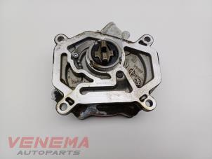 Gebruikte Vacuumpomp (Benzine) Mercedes A (W176) 2.0 A-250 Turbo 16V Prijs € 39,99 Margeregeling aangeboden door Venema Autoparts