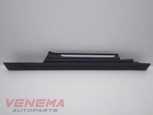 Gebruikte Zijskirt rechts Mini Mini (F56) 1.5 12V Cooper Prijs € 174,99 Margeregeling aangeboden door Venema Autoparts