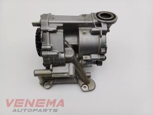 Gebruikte Oliepomp Mini Mini (F56) 1.5 12V One Prijs € 199,99 Margeregeling aangeboden door Venema Autoparts