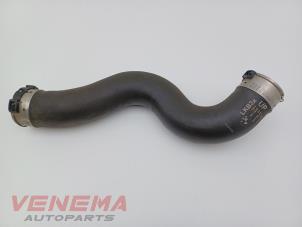 Gebruikte Intercooler Slang BMW 1 serie (F20) 118i 1.5 TwinPower 12V Van Prijs € 29,99 Margeregeling aangeboden door Venema Autoparts