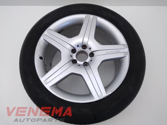 Velgen set + banden van een Mercedes-Benz ML III (166) 3.0 ML-350 BlueTEC V6 24V 4-Matic 2015