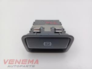 Gebruikte Handrem schakelaar Mercedes ML III (166) 3.0 ML-350 BlueTEC V6 24V 4-Matic Prijs € 9,99 Margeregeling aangeboden door Venema Autoparts