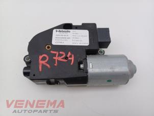 Gebruikte Schuifdak Motor Mercedes ML III (166) 3.0 ML-350 BlueTEC V6 24V 4-Matic Prijs € 74,99 Margeregeling aangeboden door Venema Autoparts