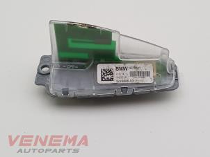 Gebruikte Antenne BMW 3 serie Touring (F31) 320d 2.0 16V Prijs € 19,99 Margeregeling aangeboden door Venema Autoparts