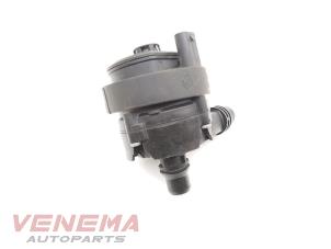Gebruikte Watercirculatiepomp BMW 4 serie (F32) 440i xDrive 3.0 TwinPower Turbo 24V Prijs € 24,99 Margeregeling aangeboden door Venema Autoparts