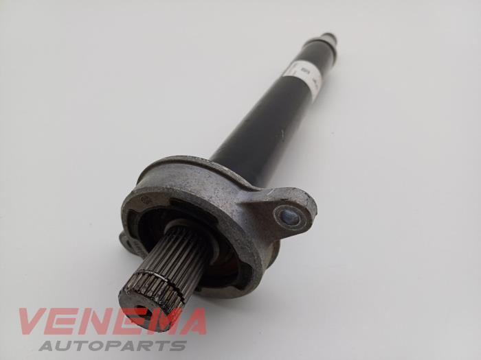 Cardanas van een Mercedes-Benz A (177.0) 1.3 A-180 Turbo 16V 2021