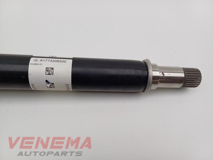 Cardanas van een Mercedes-Benz A (177.0) 1.3 A-180 Turbo 16V 2021