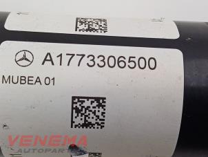 Cardanas van een Mercedes-Benz A (177.0) 1.3 A-180 Turbo 16V 2021