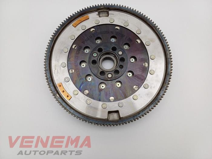 Gebruikte Vliegwiel dubbele massa Mercedes A (177.0) 1.3 A-180 Turbo 16V Prijs € 149,99 Margeregeling aangeboden door Venema Autoparts