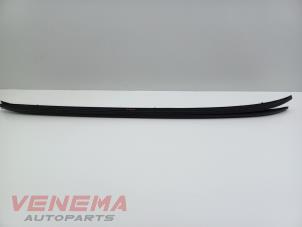 Gebruikte Dakrail set BMW 3 serie Touring (F31) 320d 2.0 16V Prijs € 199,99 Margeregeling aangeboden door Venema Autoparts