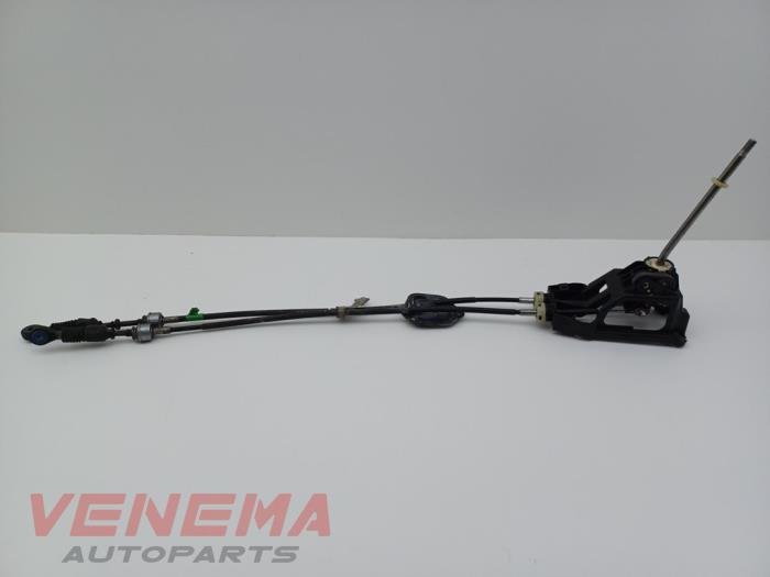Gebruikte Schakelkabel Versnellingsbak Peugeot 108 1.0 12V VVT-i Prijs € 49,99 Margeregeling aangeboden door Venema Autoparts