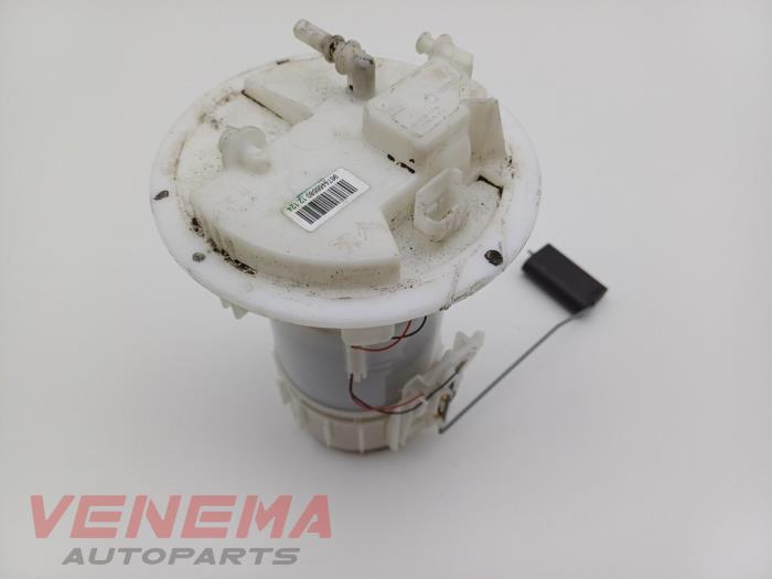 Gebruikte Tank element Pomp Peugeot 208 I (CA/CC/CK/CL) 1.4 16V Prijs € 19,99 Margeregeling aangeboden door Venema Autoparts