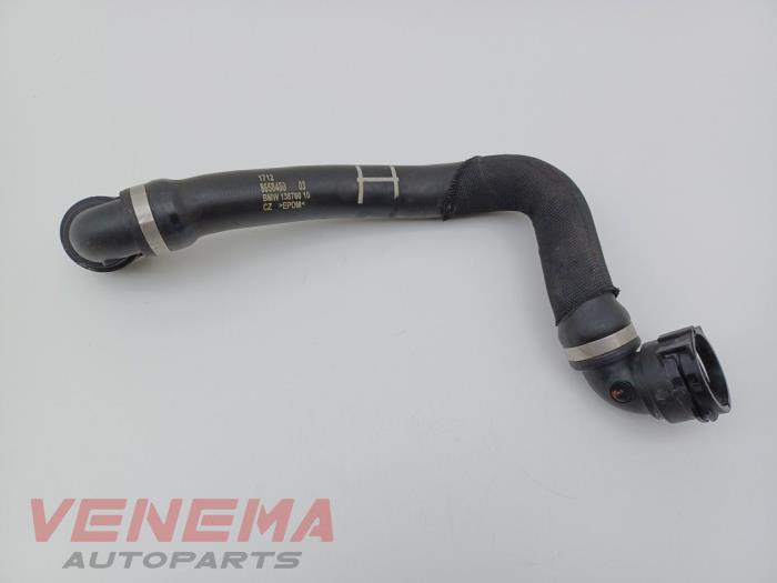 Radiateurslang van een MINI Mini (F56) 1.5 12V Cooper 2023