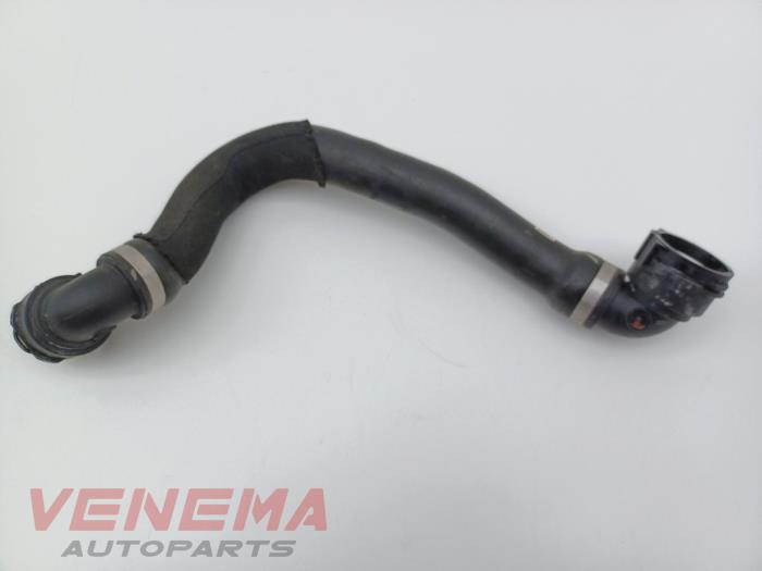 Radiateurslang van een MINI Mini (F56) 1.5 12V Cooper 2023