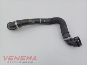 Gebruikte Radiateurslang Mini Mini (F56) 1.5 12V Cooper Prijs € 39,99 Margeregeling aangeboden door Venema Autoparts