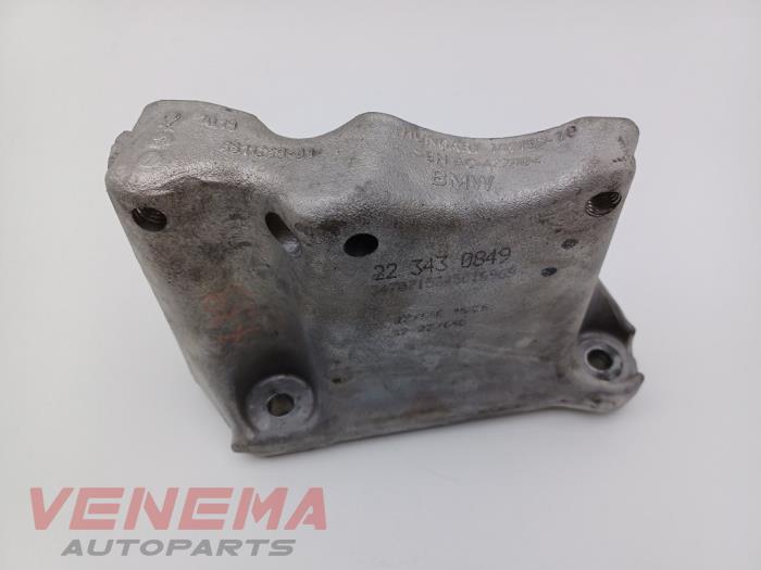 Gebruikte Motorsteun Mini Mini (F56) 1.5 12V Cooper Prijs € 19,99 Margeregeling aangeboden door Venema Autoparts