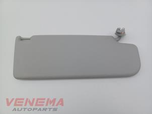 Gebruikte Zonneklep Volkswagen Up! (121) 1.0 12V 60 Prijs € 14,99 Margeregeling aangeboden door Venema Autoparts