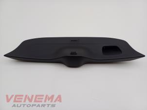 Gebruikte Bekleding Achterklep Volkswagen Up! (121) 1.0 12V 60 Prijs € 14,99 Margeregeling aangeboden door Venema Autoparts