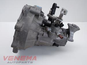 Gebruikte Versnellingsbak Volkswagen Up! (121) 1.0 12V 60 Prijs € 399,99 Margeregeling aangeboden door Venema Autoparts