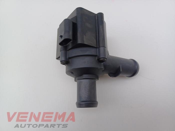 Gebruikte Waterpomp Audi A5 Cabrio (F57/F5E) 3.0 TDI V6 24V Quattro Prijs € 24,99 Margeregeling aangeboden door Venema Autoparts