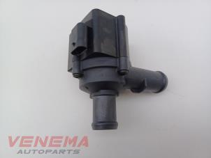 Gebruikte Waterpomp Audi A5 Cabrio (F57/F5E) 3.0 TDI V6 24V Quattro Prijs € 24,99 Margeregeling aangeboden door Venema Autoparts