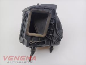 Gebruikte Luchtfilterhuis Audi A5 Cabrio (F57/F5E) 3.0 TDI V6 24V Quattro Prijs € 74,99 Margeregeling aangeboden door Venema Autoparts